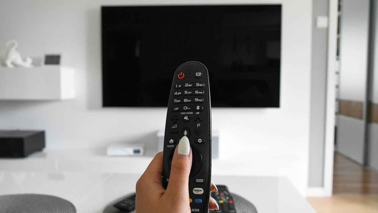 Tante offerte sui televisori ma ti stanno rifilando un'enorme fregatura